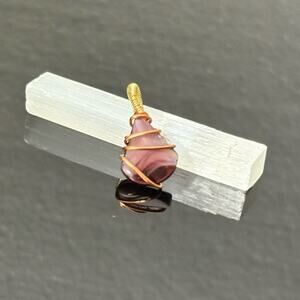 💜Handmade Wire-Wrapped Pink Glass Pendant — NWOT💜🔖